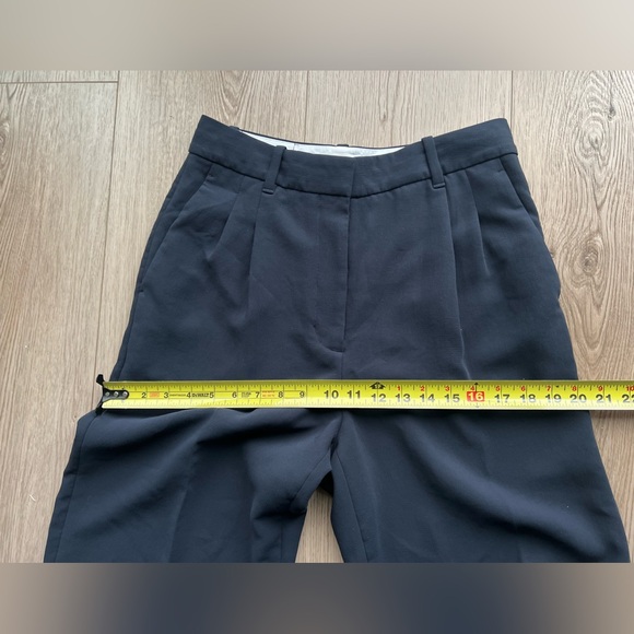 Aritzia The Effortless Pant™ - Crepette™ Sz 6 - Picture 6 of 16